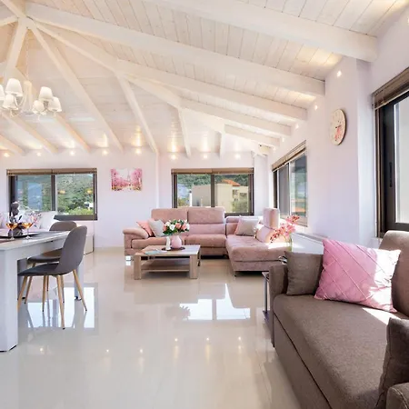 Slavena Apartment *